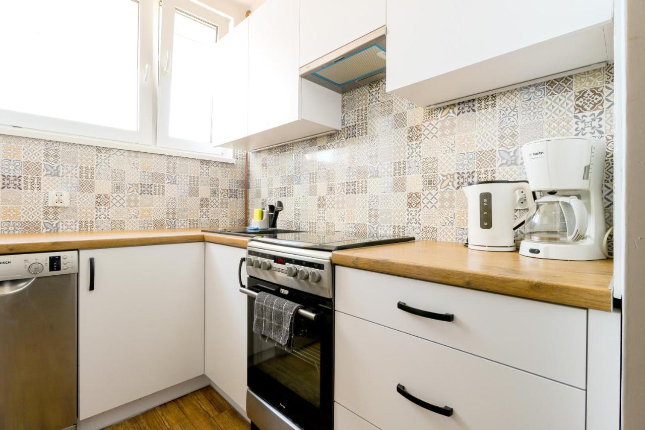 Apartament Morena Z Widokiem Z Tarasu Na Morze ชวีโนวิชแจ ภายนอก รูปภาพ